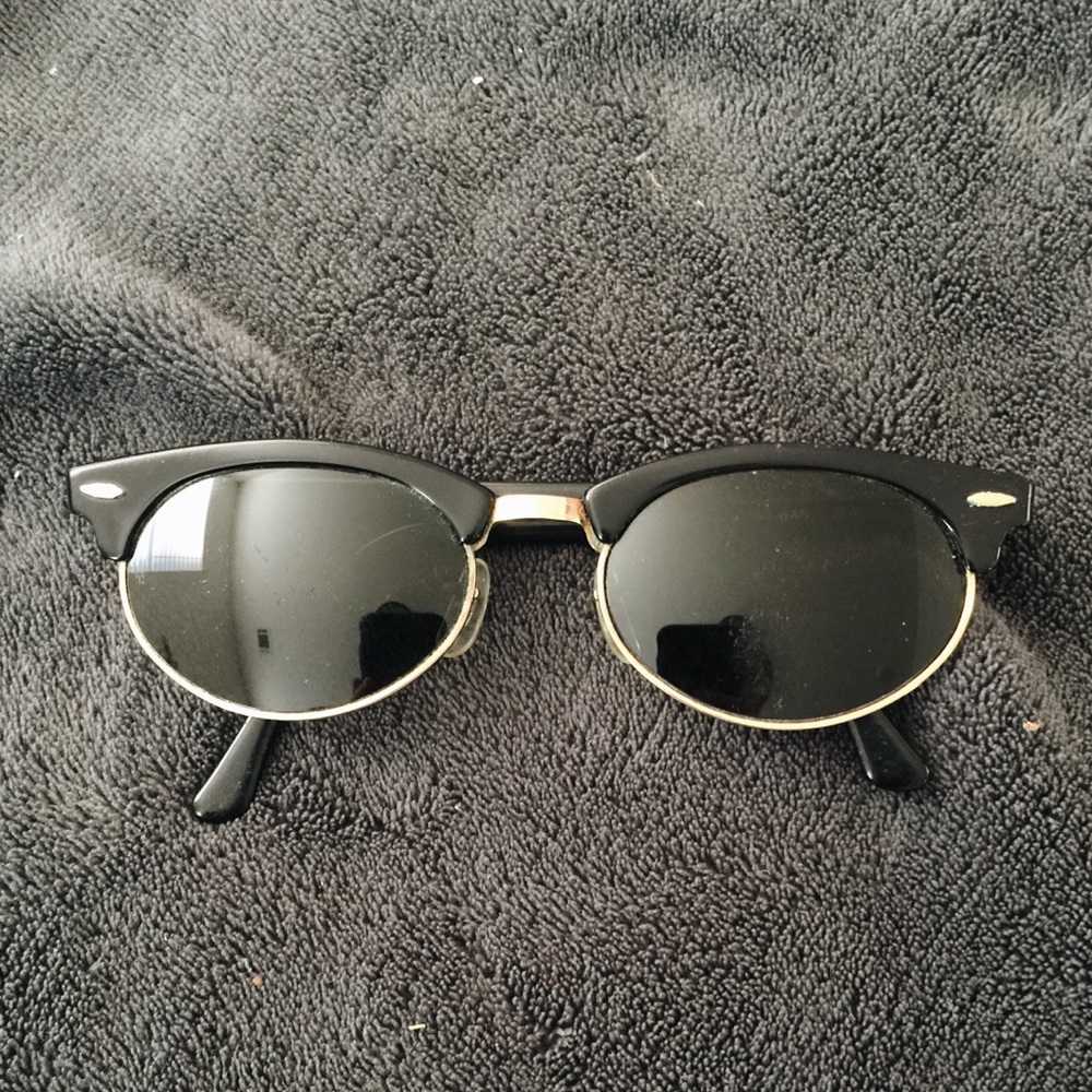 Vintage Oval Ray-Ban Sunglasses